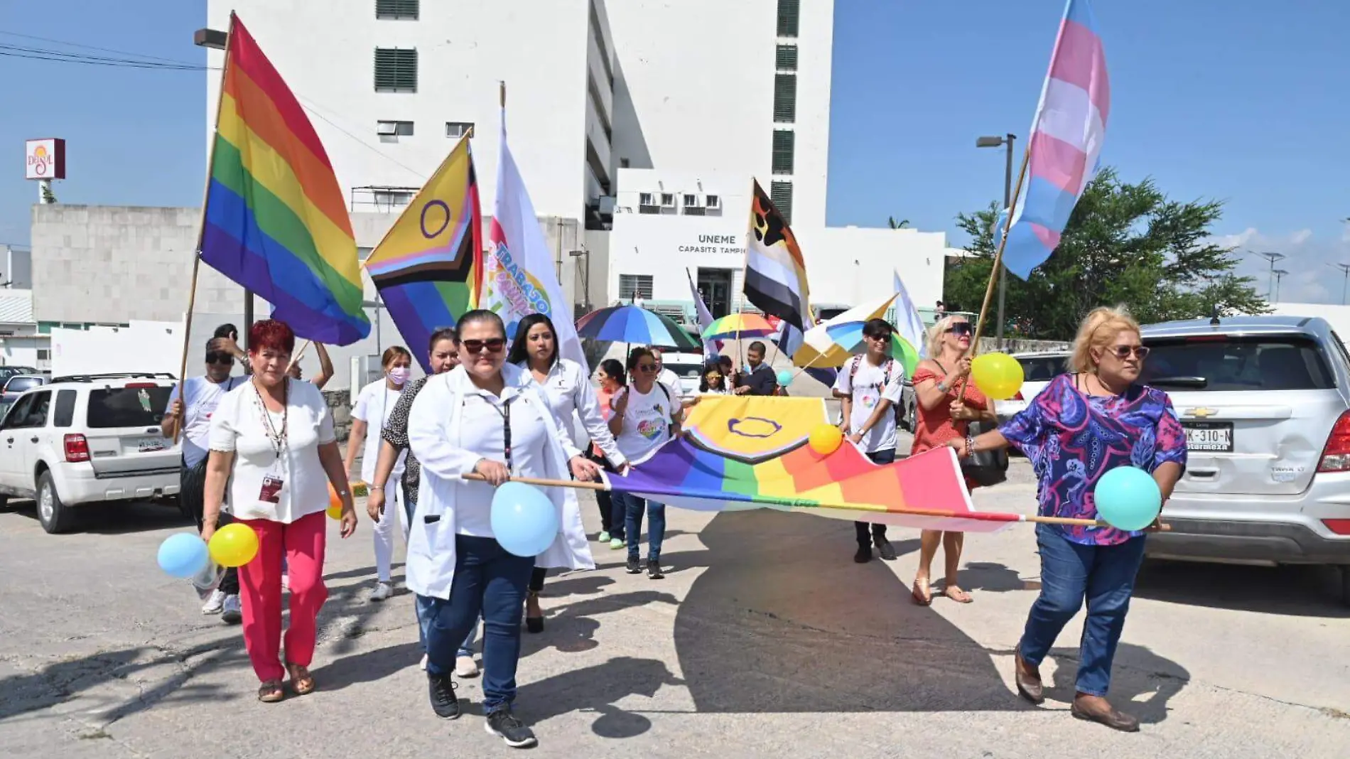 Un recorrido por una parte del Capasits y del Hospital Carlos Canseco en Tampico realizaron activistas